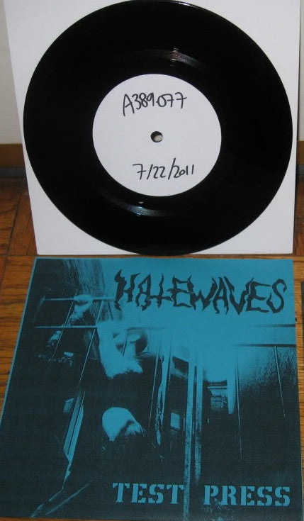 Hatewaves : The Tombs (7", TP, W/Lbl)