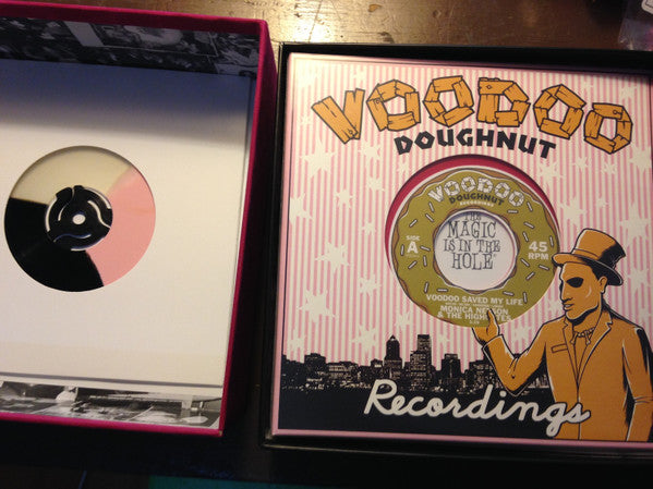 Various : Voodoo Doughnut Recordings - The Singles Collection (Box, Ltd, Num + 13x7", Num, Col)